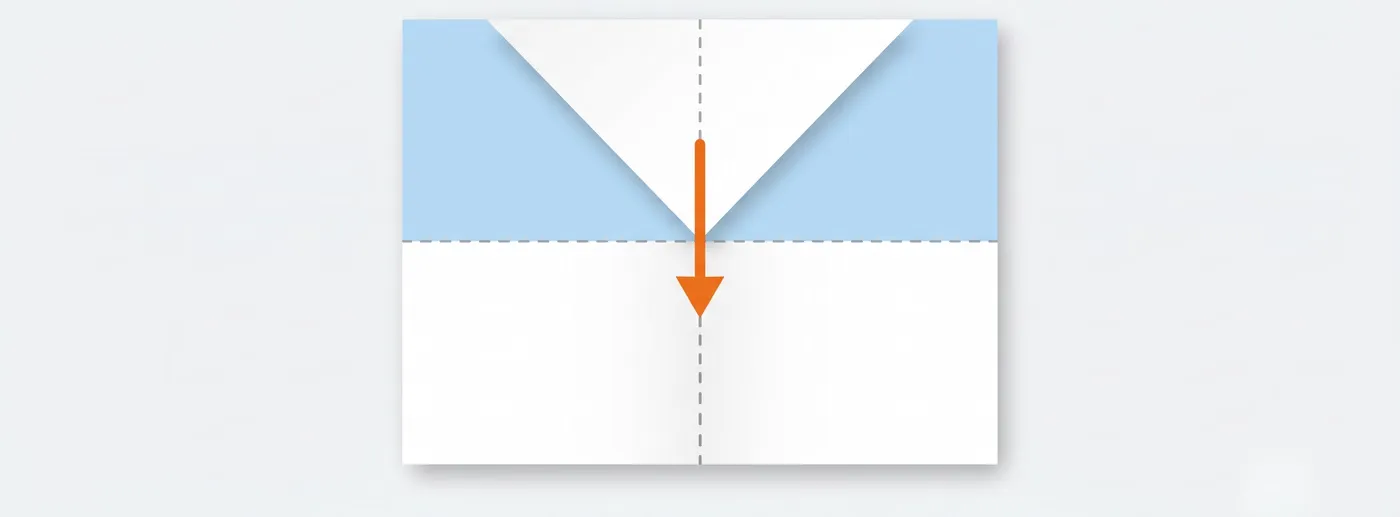 Étape 3 — replier la pointe vers le bas jusqu'au pli horizontal (le pivot)