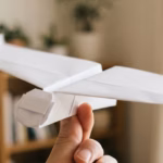 Plier le Planeur Nakamura : avion en papier longue durée