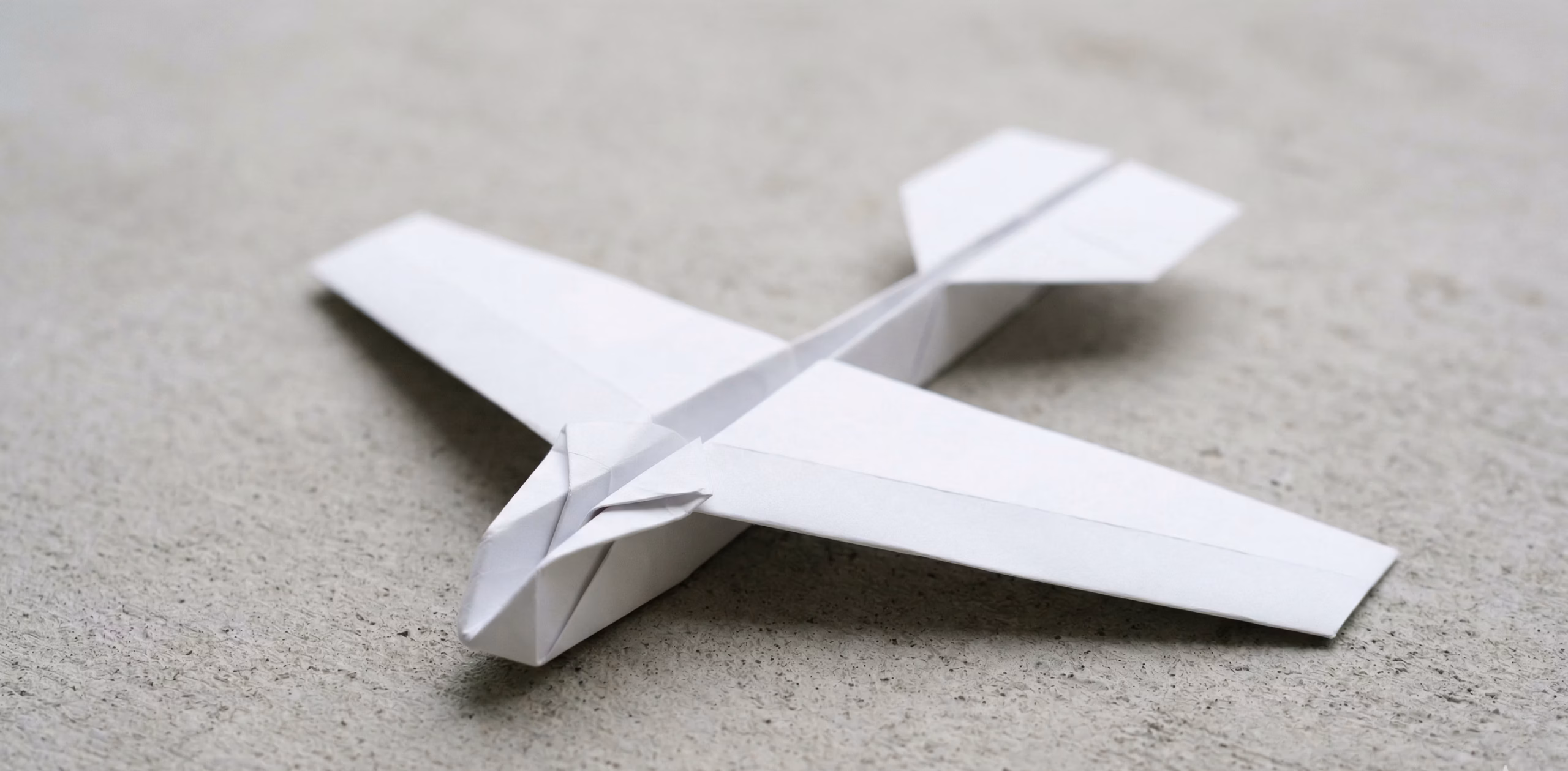 Le Planeur Nakamura terminé — avion en papier A4 pour la durée de vol